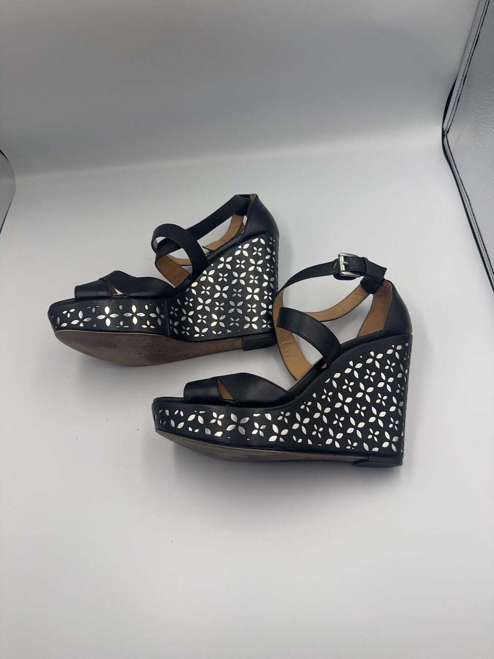 Michael Kors Black Leather Laser Cut Platform Wedge Sandals Size 10M - Picture 5 of 6